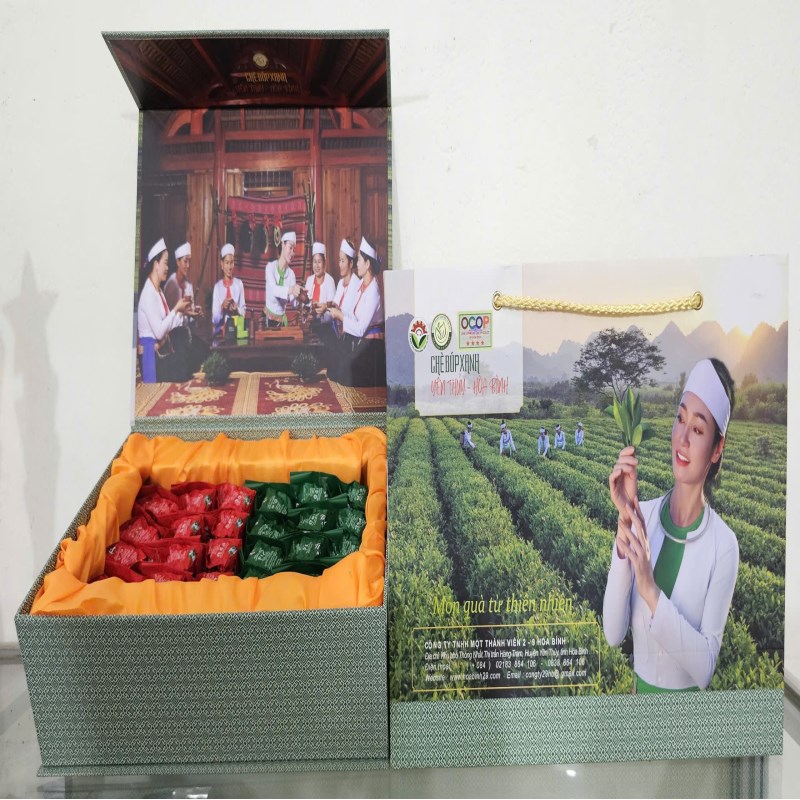 Chè búp xanh Yên Thủy - Hòa Bình - Đặc biệt (Trà ấm hộp 300gam; 30 gói x 10gam). Sản xuất theo tiêu chuẩn VietGAP, đạt chuẩn OCOP 4 SAO năm 2024.